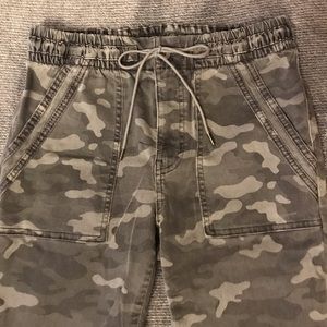 American Eagle (next level stretch) cargo jeans